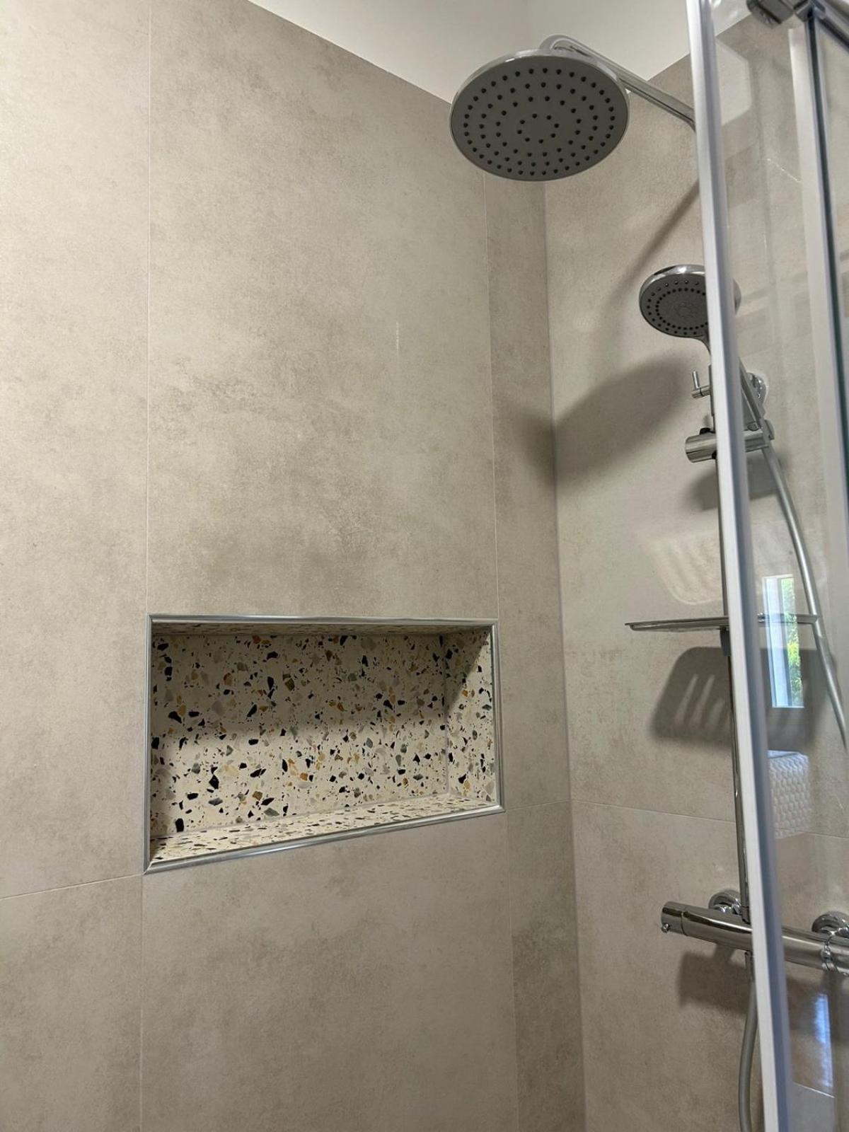 Apartman Marita Jezera Luaran gambar