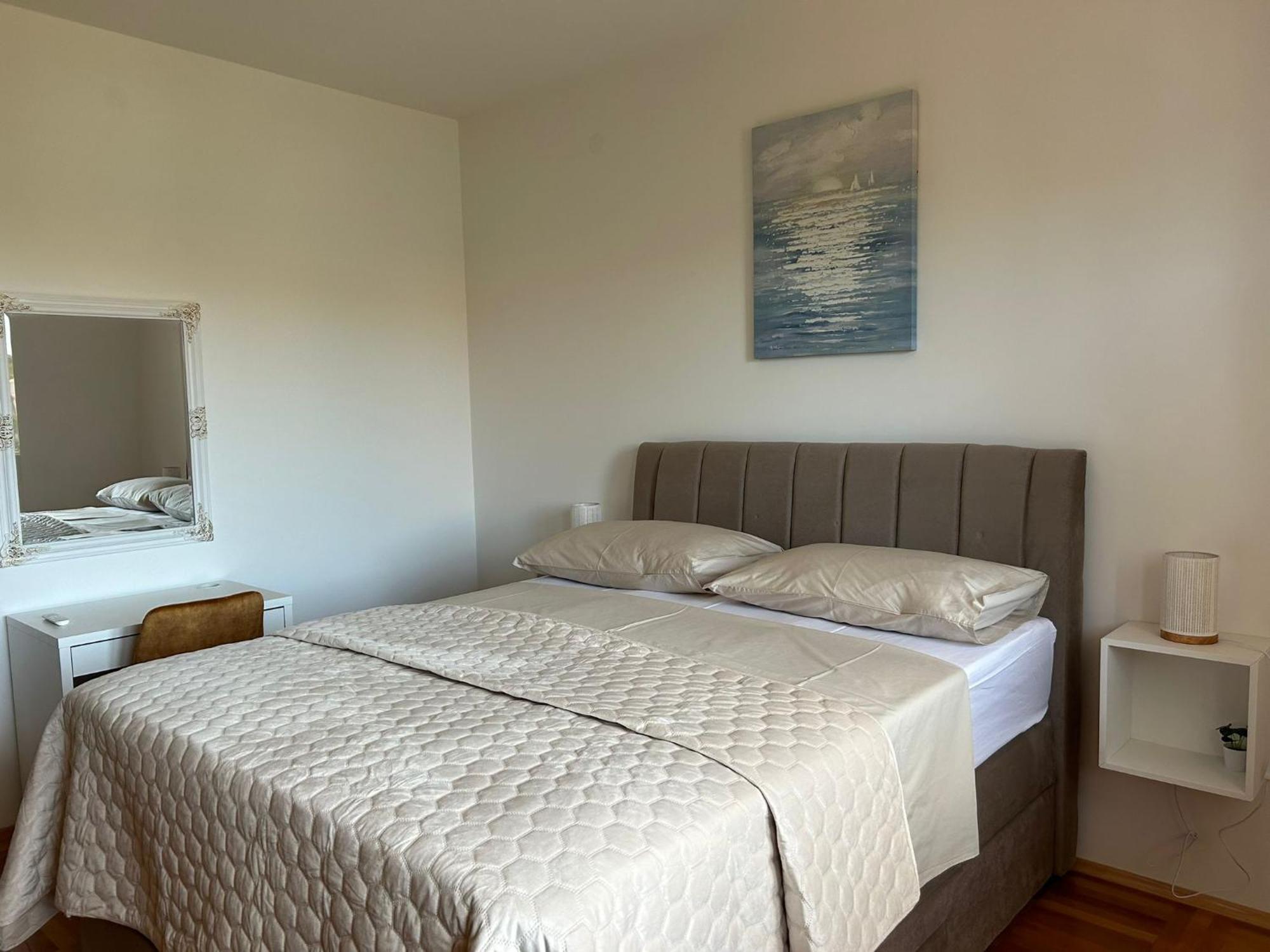 Apartman Marita Jezera Luaran gambar