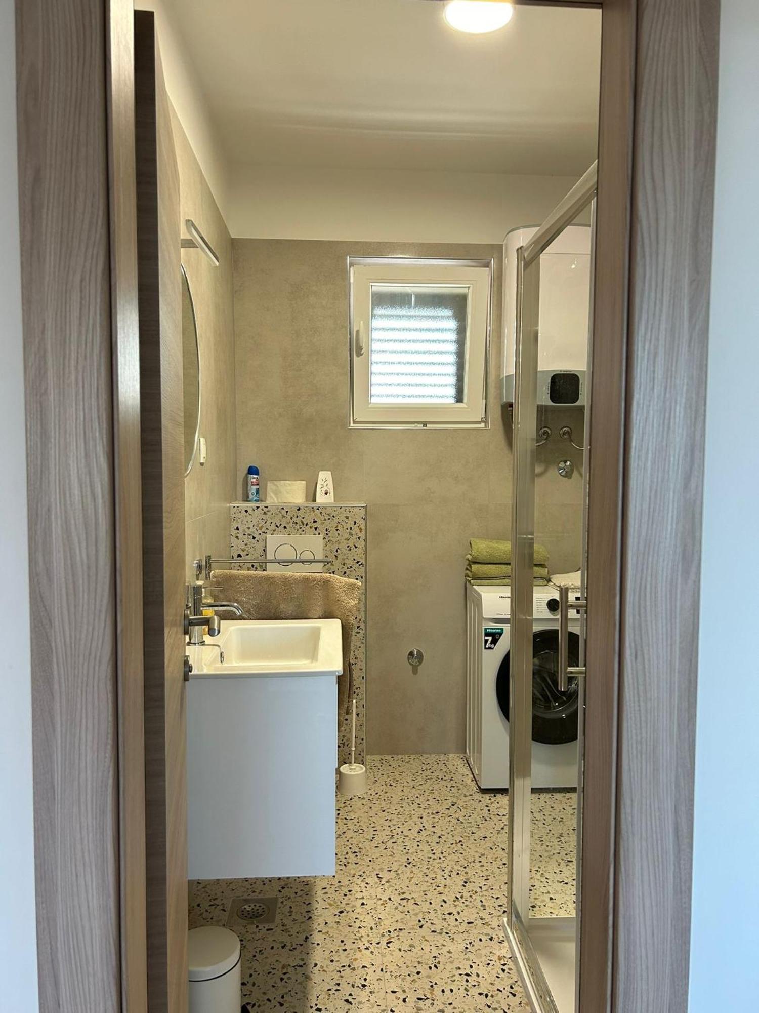 Apartman Marita Jezera Luaran gambar